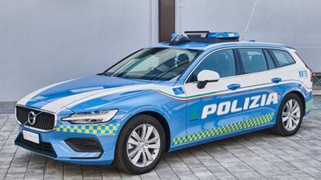 Una  delle 25 Volvo V60 consegnate alla Polizia Stradale di Veneto e Friuli Venezia Giulia.