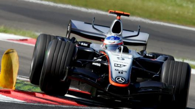 La McLaren di Juan Pablo Montoya a Monza nel 2005. Ansa
