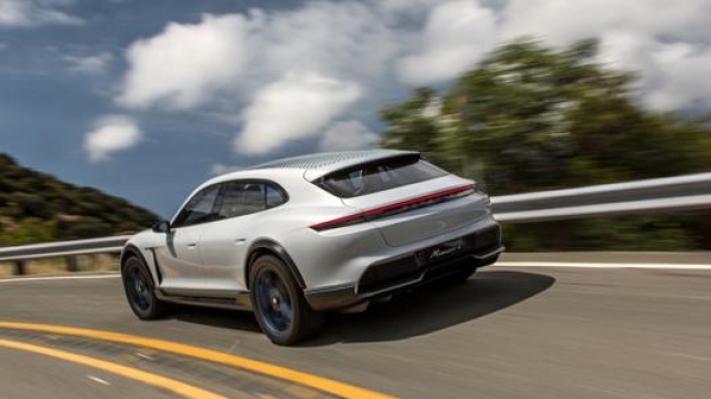 La forte domanda per il modello di lancio della Taycan ha spinto Porsche a ritardare il lancio della Cross Turismo