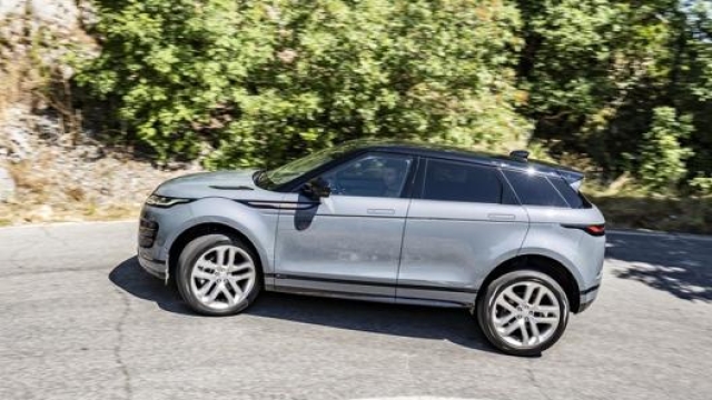 Land Rover fa molto meglio del marchio “cugino” Jaguar: -34% contro -61%