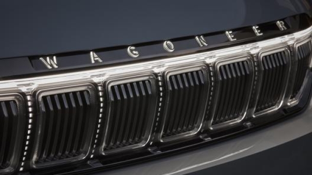 Brand Wagoneer e classica griglia con sette elementi verticali di “casa” Jeep sul nuovo Suv premium