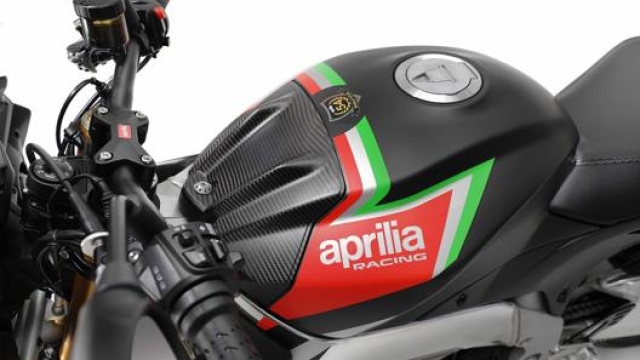 Nuovi inserti in fibra di carbonio e grafiche replica MotoGP