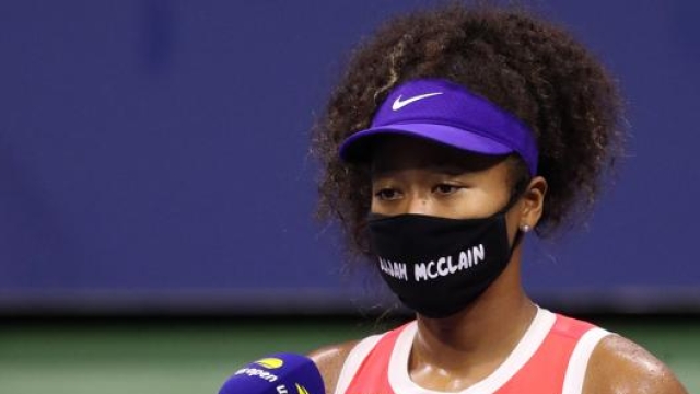 Naomi Osaka, sulla mascherina ha il nome di una delle tante vittime della polizia da lei ricordate durante l’Us Open. AFP