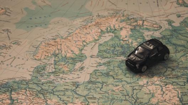È possibile noleggiare un’auto per andare all’estero ma ci sono dei limiti