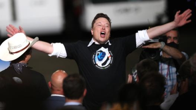 L’entusiasmo di Elon Musk a Cape Canaveral lo scorso 30 maggio. Afp