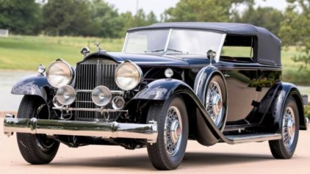 Packard Deluxe Eight Individual Convertible Victoria