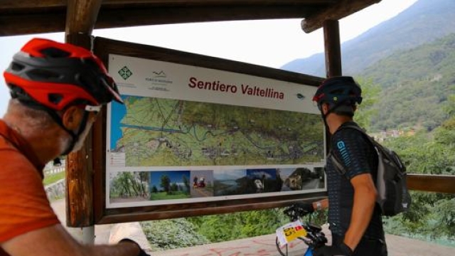 Lungo 114 chilometri, il Sentiero Valtellina costeggia il Fiume Adda. Masperi