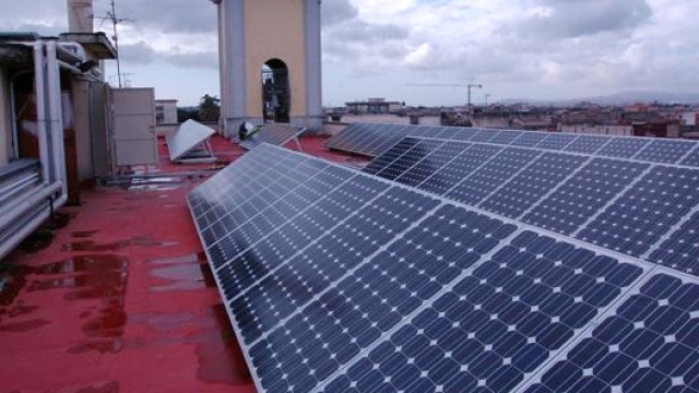 I pannelli solari rappresentano una valida fonte di energia rinnovabile.  Ansa