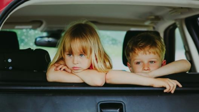 Il mal d’auto dei bambini affligge più della metà delle famiglie