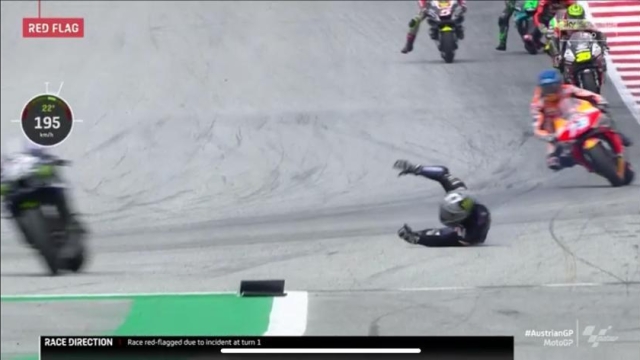 La caduta di Maverick Viñales in curva 1. Foto: Sky Sport