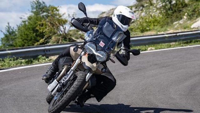 Moto Guzzi V85tt Travel