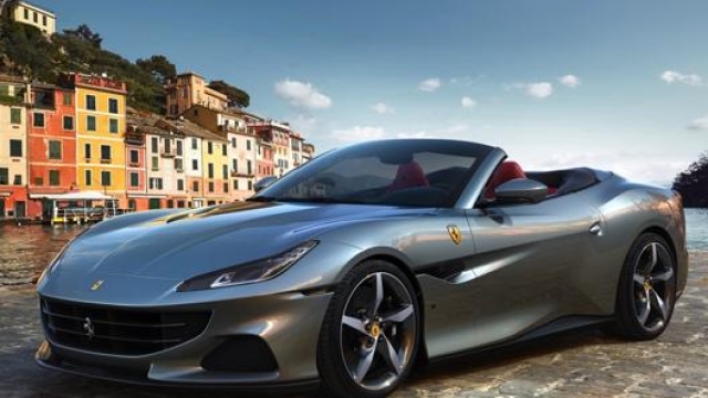 La Ferrari Portofino in bella mostra nell’omonima località ligure