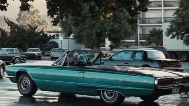 La Ford Thunderbird quarta serie che accompagna Thelma e Louise nel loro viaggio
