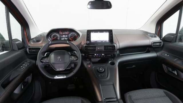 Nuovo il cambio manuale a sei rapporti e l’i-Cockpit. Peugeot