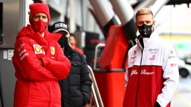 Mick Schumacher (a destra) con Sebastian Vettel al Nurburgring. Getty