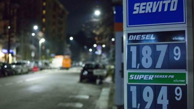 In Italia il calo del consumo dei carburanti  è pari al 18,9% nei primi nove mesi del 2020. LaPresse