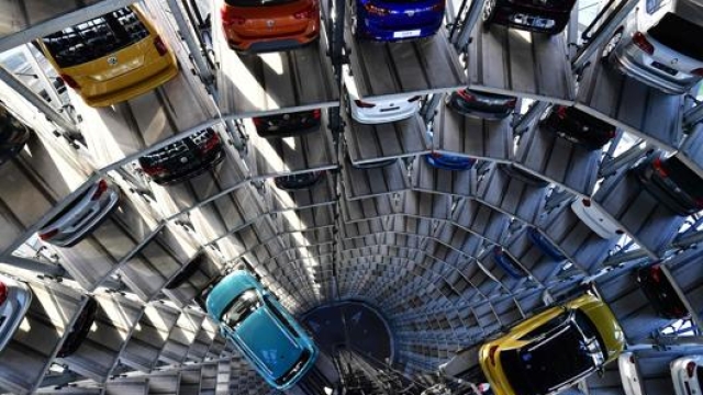Forti rischi per l’indistria europea dell’auto secondo il presidente Acea Mike Manley