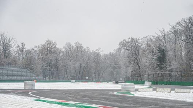 La pista di Monza imbiancata dalla neve nel mercoledì precedente il rally 2020