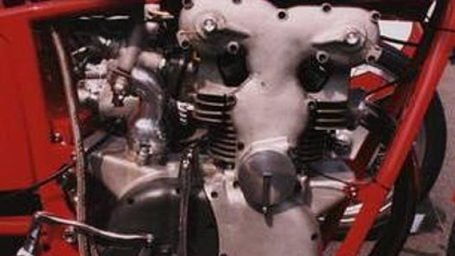 In primo piano il motore Benelli 250 mono cilindrico del 1959-1960