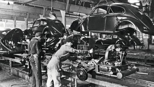 La produzione di serie della Typ 1 inizia il 27 dicembre 1945