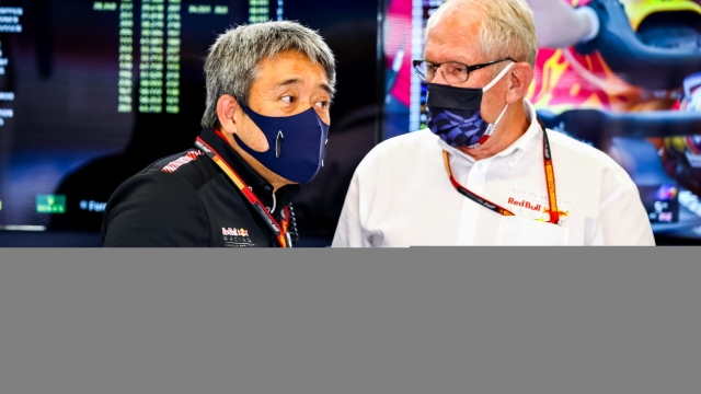Masashi Yamamoto, responsabile Honda con Helmut   Marko ai box della Honda