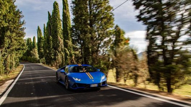 Un giro a bordo della Lamborghini Huracan Evo