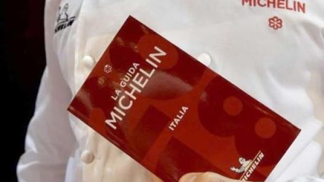 La ‘Rossa’ Michelin: la guida culinaria per antonomasia