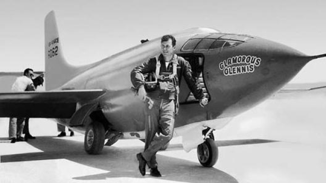 Dopo la Seconda Guerra Mondiale diventò test pilot e venne coinvolto nel programma X-1