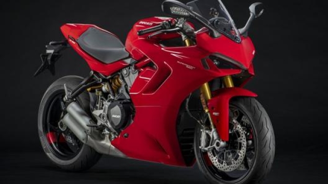 Tanti cambiamenti estetici per la Ducati Supersport 950 2021, che diventa più “matura”