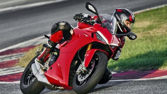 La nuova Ducati Supersport 950 2021 promette grandi doti dinamiche