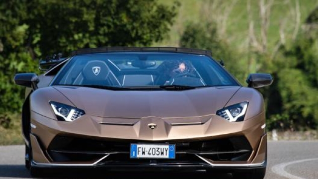 La Lamborghini Aventador Svj è la protagonista di Discovering Tuscany III