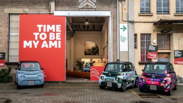 Citroën Ami è al centro di un allestimento in via Tortona durante Milano Design City