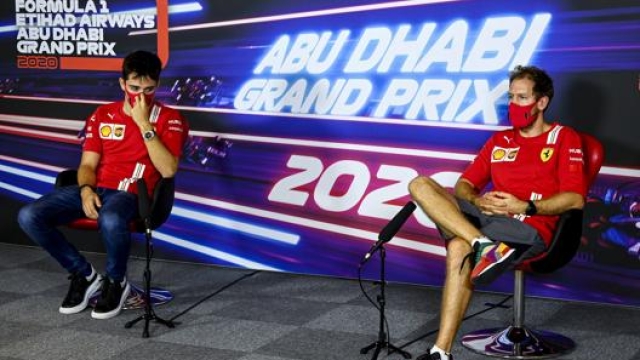 Charles Leclerc e Sebastian Vettel durante la conferenza stampa di Abu Dhabi. Getty Images