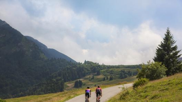 I percorsi per bici da strada consentono di partire da Brescia e pedalare anche centinaia di chilometri tra Valle Trompia e Valle Sabbia
