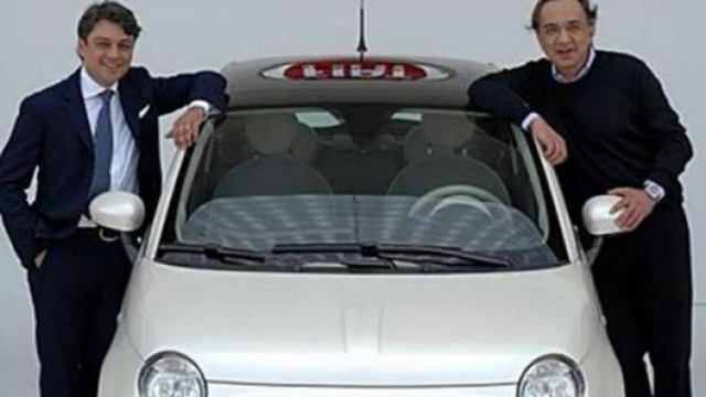 Luca De Meo (a sin) ha diretto il marketing Fiat, diventando il pupillo di Sergio Marchionne (a des)