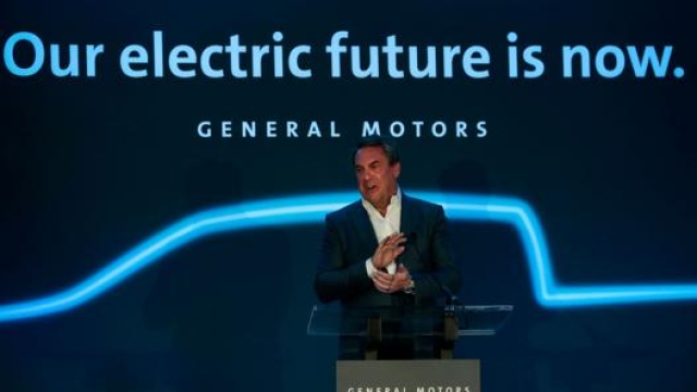 Il presidente di General Motors Mark Reuss annuncia gli investimenti nell’elettrico. Afp