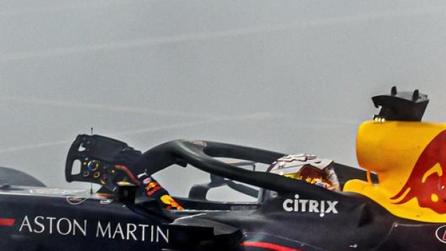 La monoposto Red Bull di Max Verstappen con la sponsorizzazione Aston Martin. Epa