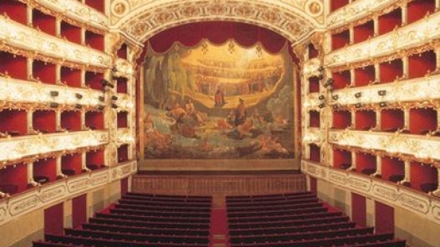 L'interno del Teatro Valli a Reggio Emilia