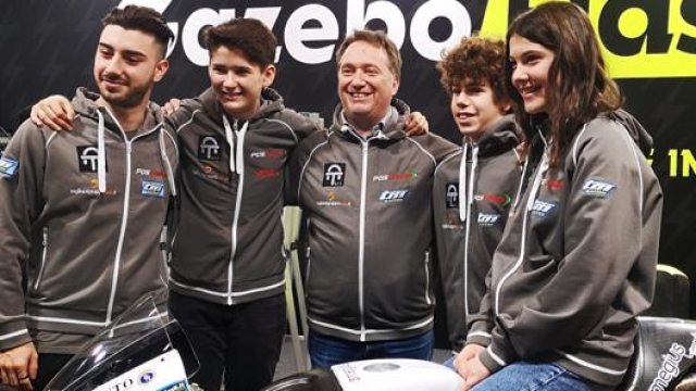 I membri del Pos Corse: da sin Venturato, Bianchi, Oliveri (Team Manager), Amadori e Barale