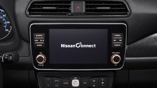 Lo schermo touch da 8’’ del sistema d’infotainment di Nissan Leaf Tekna. MASPERI