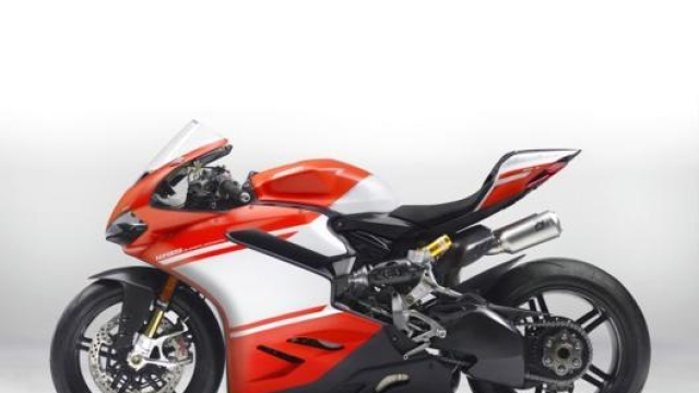 La “vecchia” 1299 Superleggera fu presentata alla Ducati World Premiere 2016: costava 80.000 euro