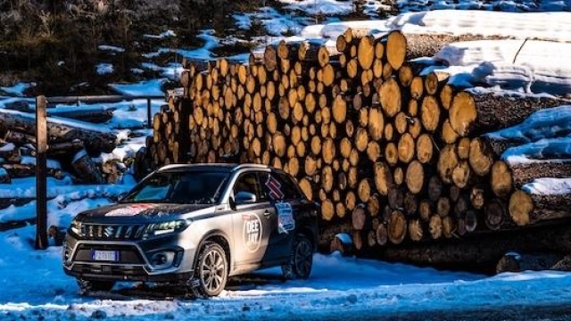 Test drive su neve e fango durante il Suzuki 4x4 Hybrid Vertical Winter Tour