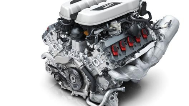 Il motore V10 aspirato da 5.204 cmc dell’attuale Audi R8, in grado di sviluppare 540 cavalli e 540 Nm di coppia
