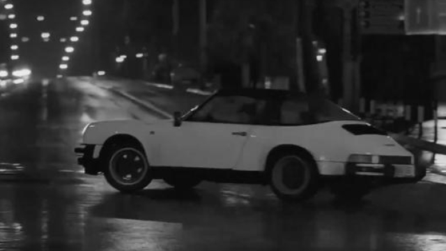 Per più di una settimana la Porsche 911 bianca riuscì a sfuggire alla polizia yugoslava, dileguandosi nel dedalo di palazzi della capitale Belgrado