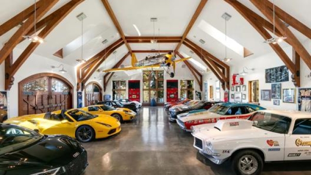 La collezione di auto che è stata ospitata nella proprietà di Thonotosassa
