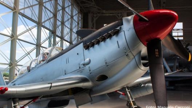La somiglianza con il caccia statunitense P-51 Mustang gli valse il soprannome di “Mustang all’italiana”. Cecconi