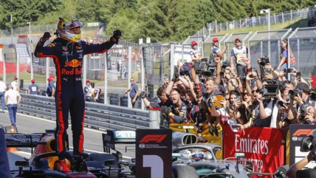 Max Verstappen festeggia la vittoria nel GP Austria 2019. Epa