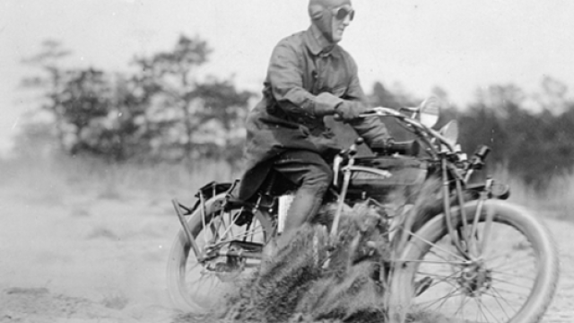 Erwin Baker, il pioniere della corsa: in moto e in auto
