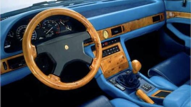 La Ghibli Primatist è la versione celebrativa per il record mondiale di velocità sull’acqua ottenuto dallo scafo Abbate con motore Maserati. Esclusivamente con carrozzeria Blu mare, e interni in pelle blu e azzurra.