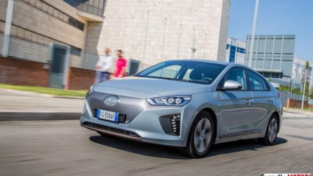 La Hyundai Ioniq 1.6 Electric è in vendita ad un prezzo di listino che parte da 41.200 euro